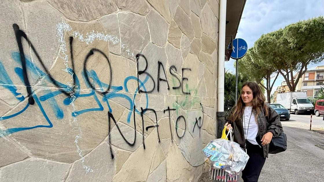 https://www.lanazione.it/image-service/view/acePublic/alias/contentid/YzhlM2MzMTctMTljYi00/0/i-palazzi-fiorentini-come-lavagne-scritte-politiche-e-scarabocchi-presa-di-mira-anche-una-cappella.jpeg?f=16:9&w=1200&h=630