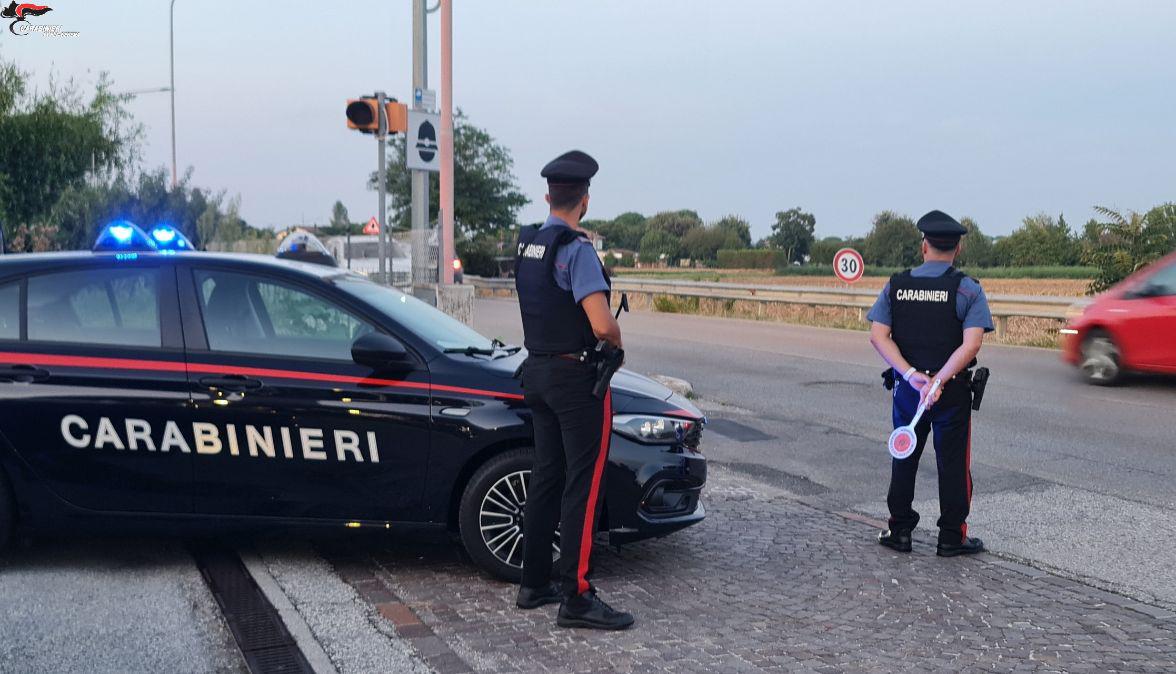 Pontedera, giro di vite allo spaccio. I controlli dei carabinieri: giovane pusher arrestato Pontedera, giro di vite allo spaccio. I controlli dei carabinieri: giovane pusher arrestato