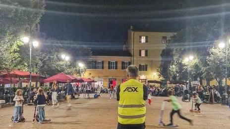 Steward in piazza «della Pera» Steward in piazza «della Pera»