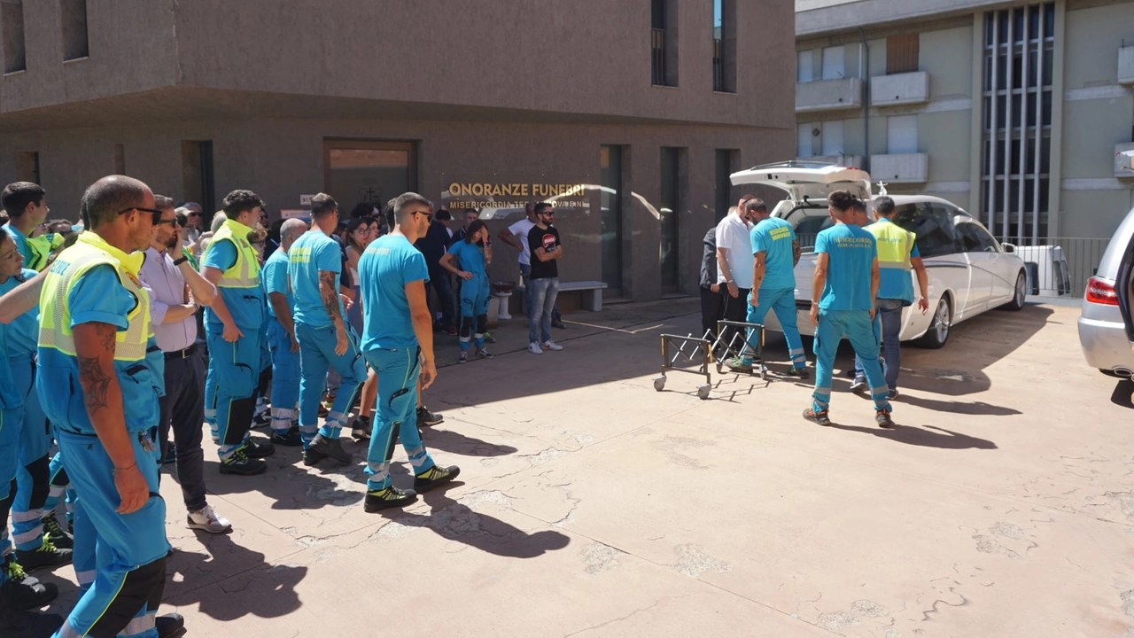 Incidente A1, le vittime tornano a casa. Il dolore della Misericordia e del paese