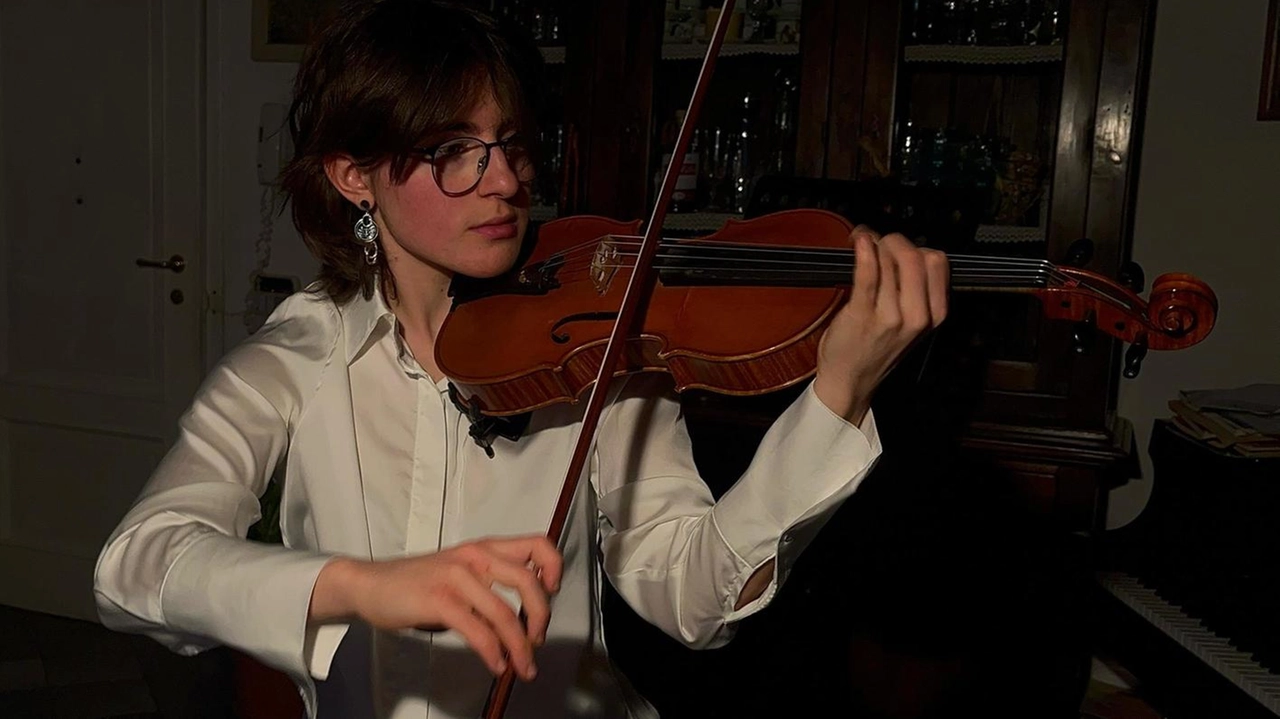 La violinista del Conservatorio Franci premiata alla selezione “Alda Rossi Da Rios“ La violinista del Conservatorio Franci premiata alla selezione “Alda Rossi Da Rios“