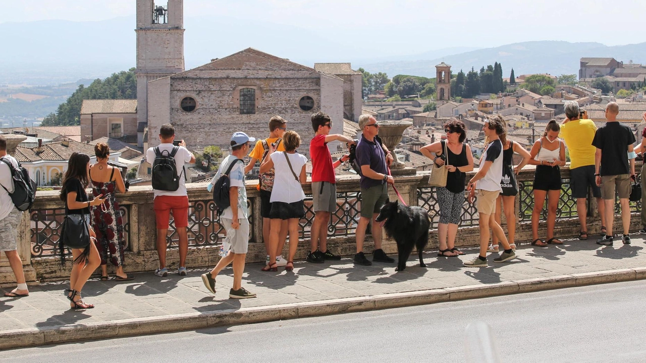Per la Festa dell’Assunta si moltiplicano le iniziative nella regione. Perugia punta sulla tradizione, tanta musica a Spoleto . Le grandi rievocazioni in scena a Corciano e Città della Pieve.