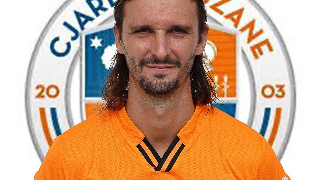 La punta massese Pietro Pegollo potrebbe essere il nuovo numero «9» del Viareggio, che vorrebbe però affiancargli un altro goleador La punta massese Pietro Pegollo potrebbe essere il nuovo numero «9» del Viareggio, che vorrebbe però affiancargli un altro goleador