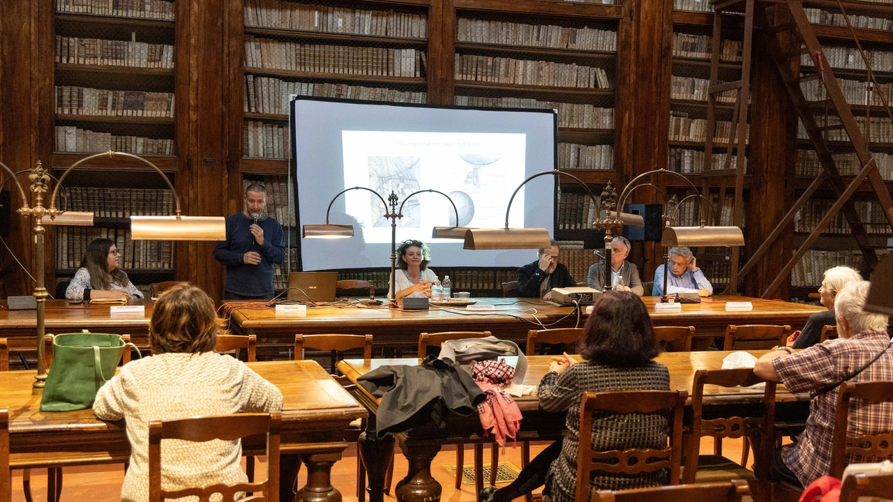 Biblioteca Marucelliana di Firenze, un momento dell'inaugurazione della mostra su Yambo (Cabras/New Press Photo) Biblioteca Marucelliana di Firenze, un momento dell'inaugurazione della mostra su Yambo (Cabras/New Press Photo)