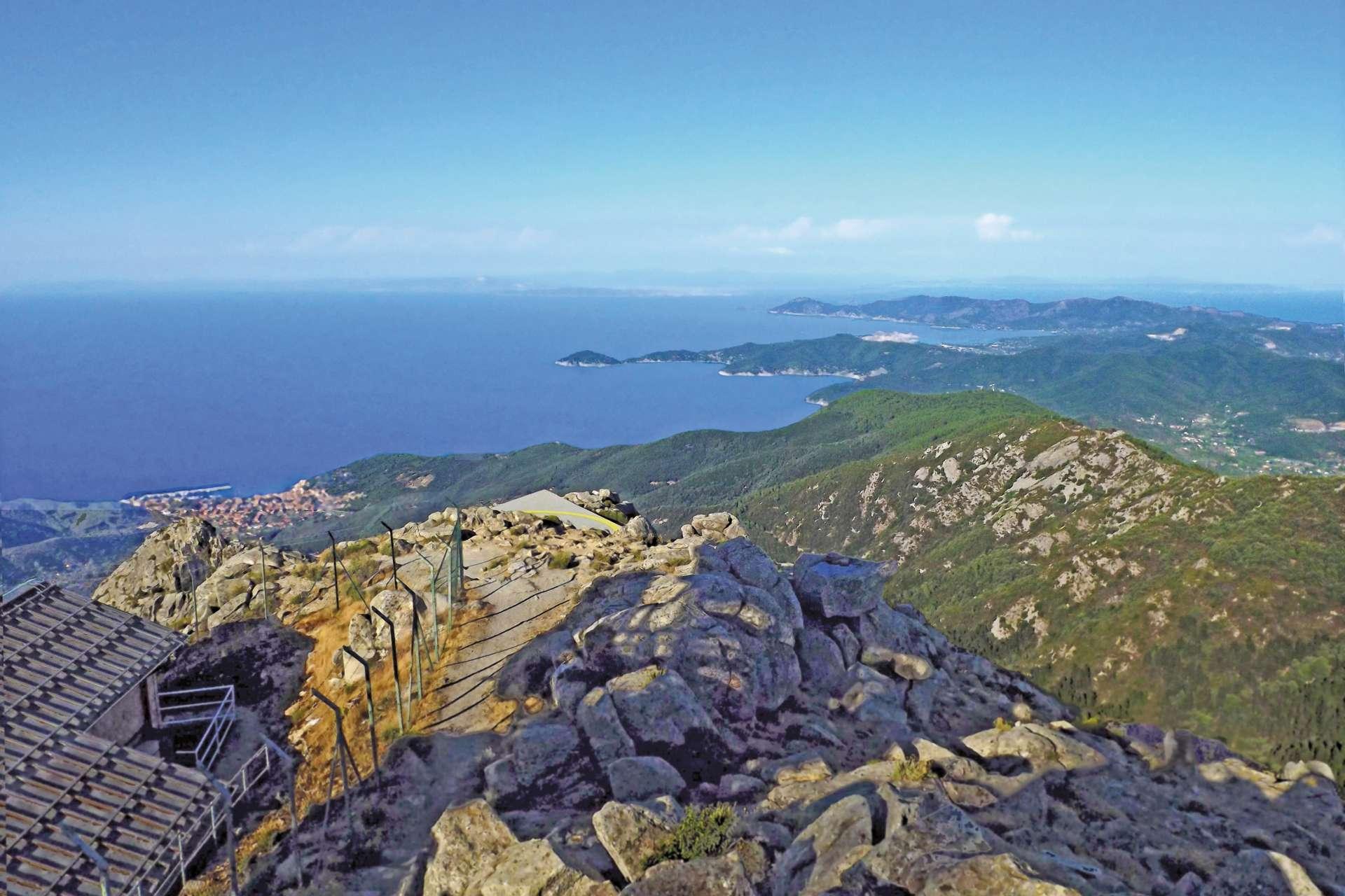 Qualche alternativa alla spiaggia? Cinque idee anti afa in Toscana per tutte le età Qualche alternativa alla spiaggia? Cinque idee anti afa in Toscana per tutte le età