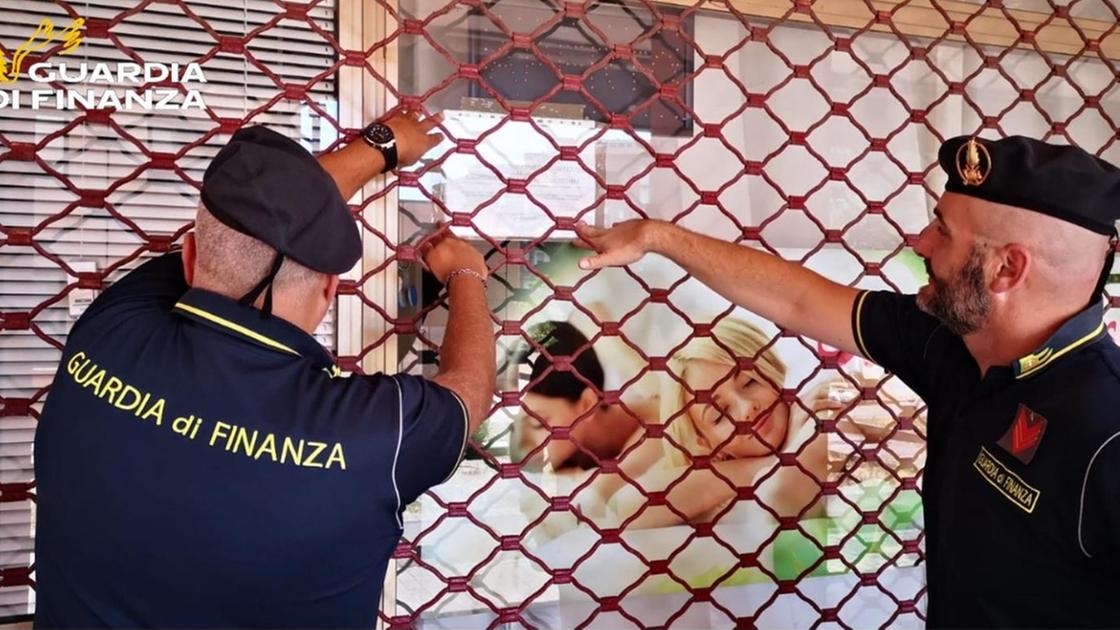 pontedera sequestrato centro massaggi scoperta attivit224 di prostituzione un denunciato