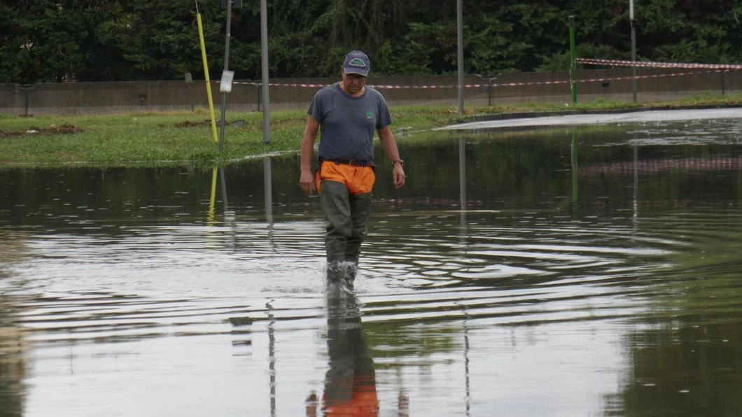 Via del Ferro: la strada è stata invasa dall’acqua dopo i primi temporali foto Attalmi Via del Ferro: la strada è stata invasa dall’acqua dopo i primi temporali foto Attalmi
