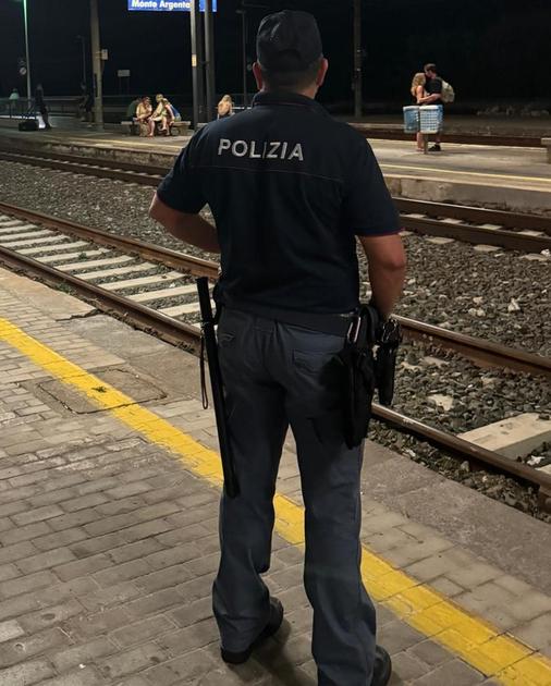 Arriva in stazione e viene rispedito a Napoli