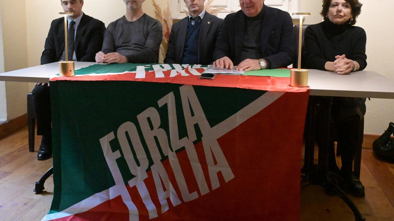 I vertici del partito hanno illustrato il calendario degli incontri per eleggere le segreterie comunali. Bigongiari, segretario Provinciale: "Siamo molto contenti nel vedere i risultati del nostro lavoro". I vertici del partito hanno illustrato il calendario degli incontri per eleggere le segreterie comunali. Bigongiari, segretario Provinciale: "Siamo molto contenti nel vedere i risultati del nostro lavoro".