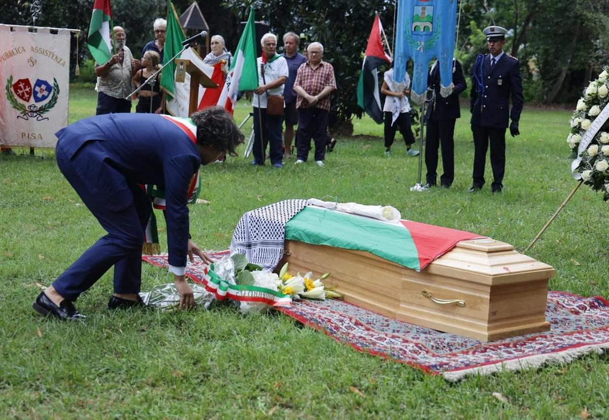 https://www.lanazione.it/image-service/view/acePublic/alias/contentid/YzlkYmQ2MDQtM2M0OC00/0/lunedi-fiaccolata-per-la-palestina-marah-morta-per-la-fame.jpeg?f=1.91:1&w=1200