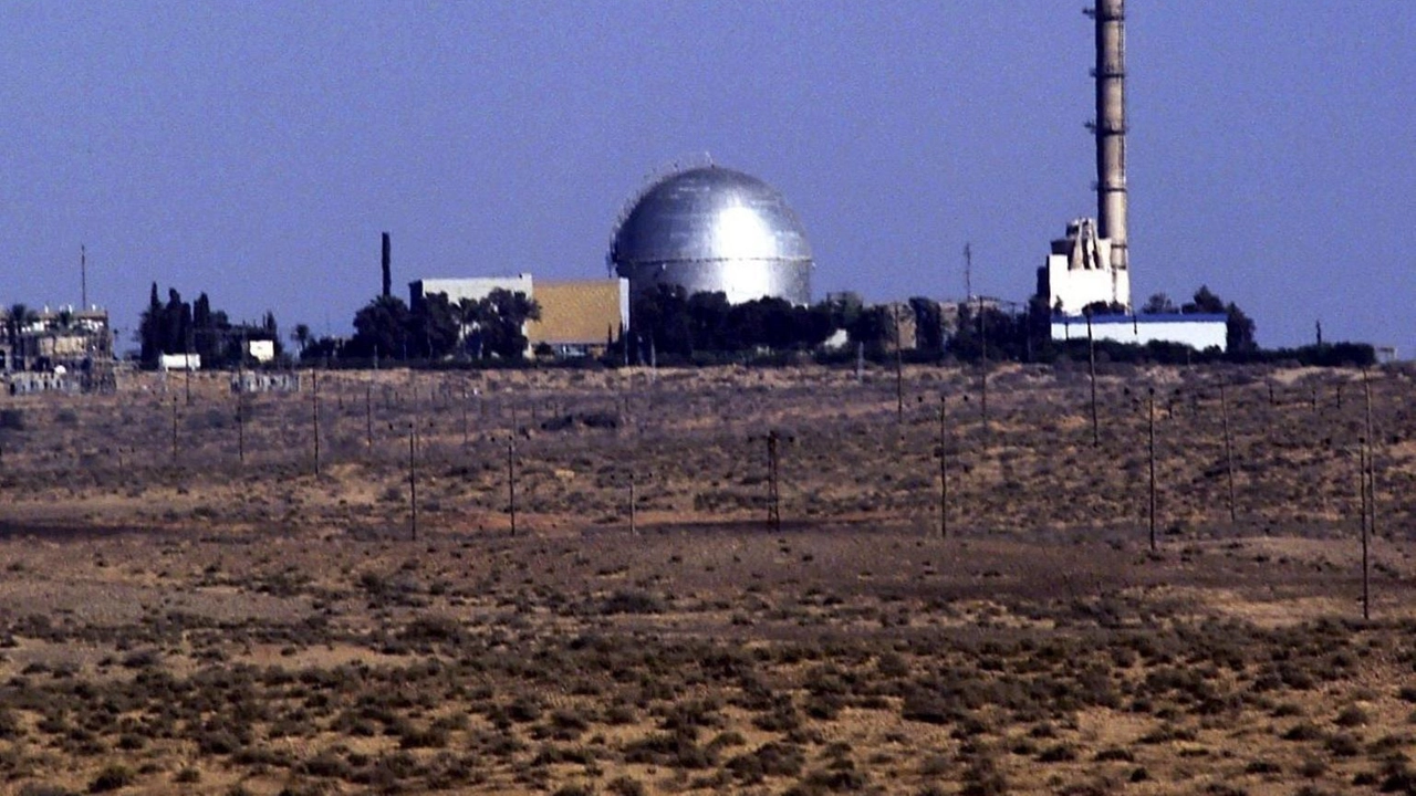Nell'area si trova il reattore nucleare israeliano