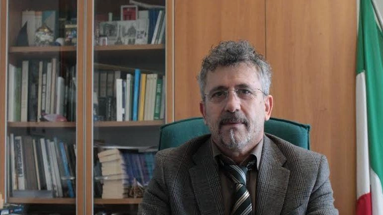 Il professor Marco Mosconi dirigente scolastico dei Licei Poliziani Il professor Marco Mosconi dirigente scolastico dei Licei Poliziani