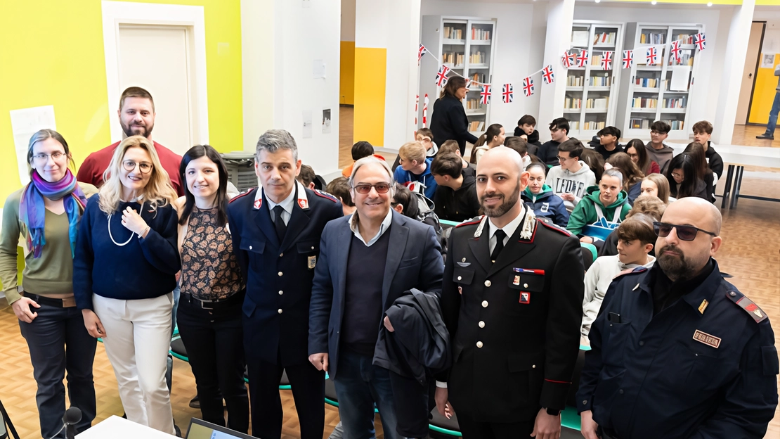 Dal magistrato Di Bella a don Ciotti passando per Pietro Grasso. Successo per la doppia iniziativa comunale con le associazioni. Dal 5 maggio un altro ciclo di incontri con le forze dell’ordine.