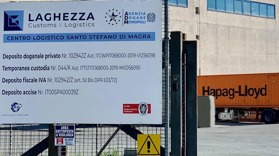 Il centro di assistenza doganale del gruppo Laghezza a Santo Stefano Magra Il centro di assistenza doganale del gruppo Laghezza a Santo Stefano Magra