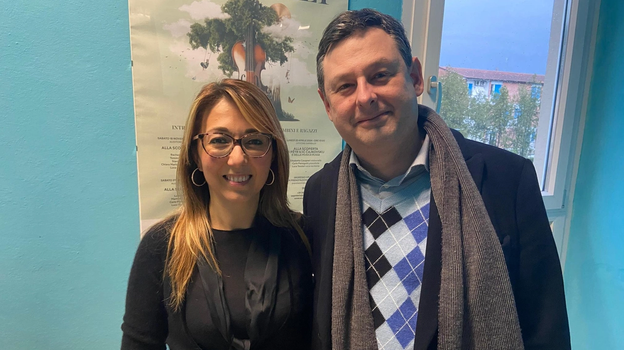 L’avvocato Lorenzo Gremigni, nuovo presidente della Scuola di Musica «Bonamici», qui con Angelica Ditaranto, direttrice della Scuola L’avvocato Lorenzo Gremigni, nuovo presidente della Scuola di Musica «Bonamici», qui con Angelica Ditaranto, direttrice della Scuola