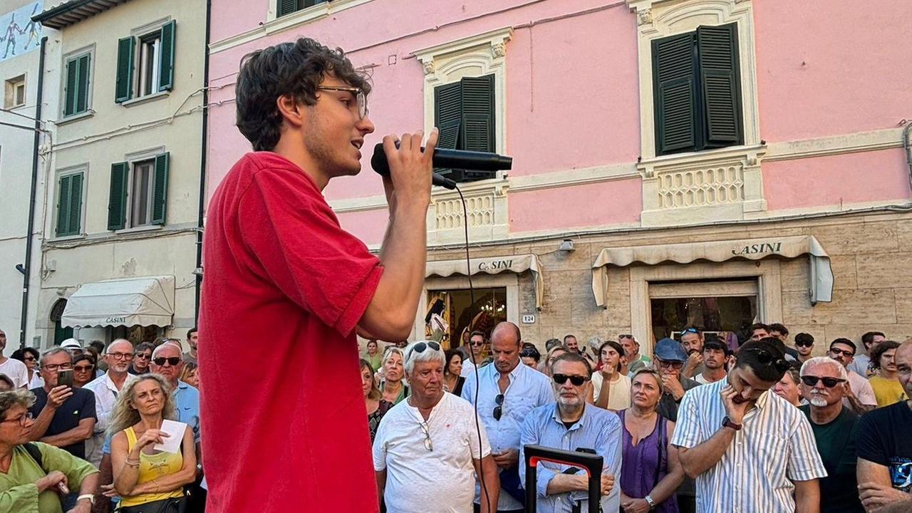 Una delle manifestazioni in piazza organizzate da ’Orbetello Bene Comune’ Una delle manifestazioni in piazza organizzate da ’Orbetello Bene Comune’