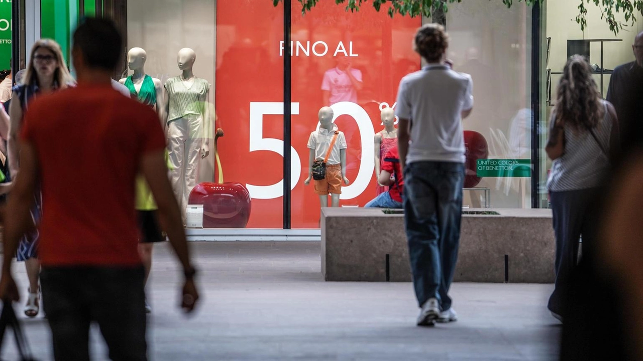 Saldi estivi al via il 5 luglio Saldi estivi al via il 5 luglio