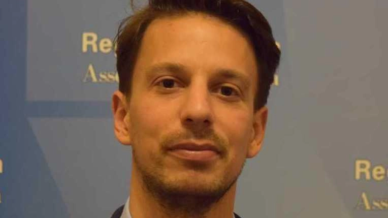 Le preoccupazioni sindacali sulla sanità pubblica e l'attivismo politico in vista delle elezioni in Umbria. La Uil chiede interventi strutturali, critiche alla Regione per i disagi dei cittadini. Repliche tra consiglieri regionali Pd e Lega su incontri con sindacati e abbattimento delle liste di attesa. Le preoccupazioni sindacali sulla sanità pubblica e l'attivismo politico in vista delle elezioni in Umbria. La Uil chiede interventi strutturali, critiche alla Regione per i disagi dei cittadini. Repliche tra consiglieri regionali Pd e Lega su incontri con sindacati e abbattimento delle liste di attesa.