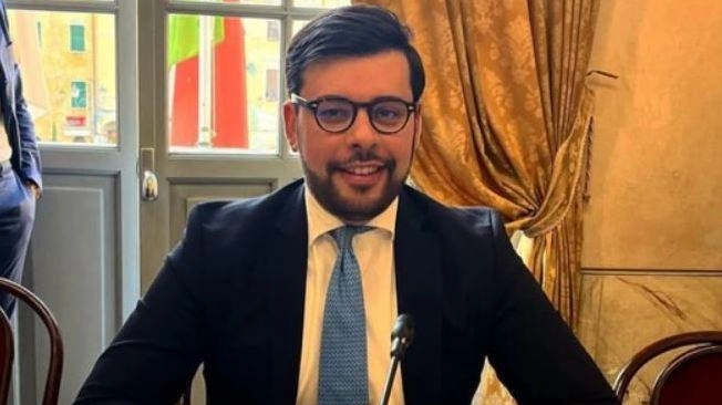 Francesco Sergiampietri. (Forza Italia) sottolinea lo stato di scarsa manutenzione del verde intorno alla Fortezza di Sarzanello Francesco Sergiampietri. (Forza Italia) sottolinea lo stato di scarsa manutenzione del verde intorno alla Fortezza di Sarzanello