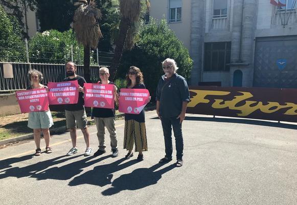 "Addestrano miliziani e la città li accoglie in casa"