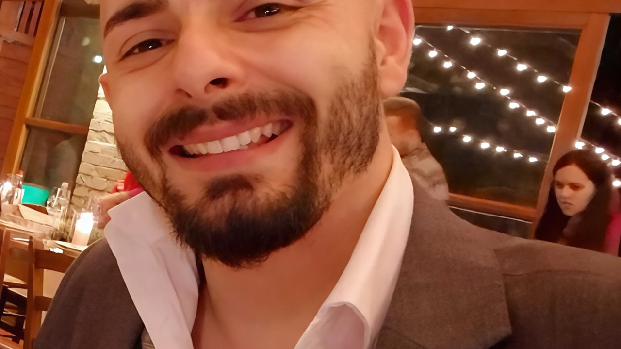 Christian Dell’Avanzato, 33 anni, ha organizzato una raccolta beni per Valencia Christian Dell’Avanzato, 33 anni, ha organizzato una raccolta beni per Valencia