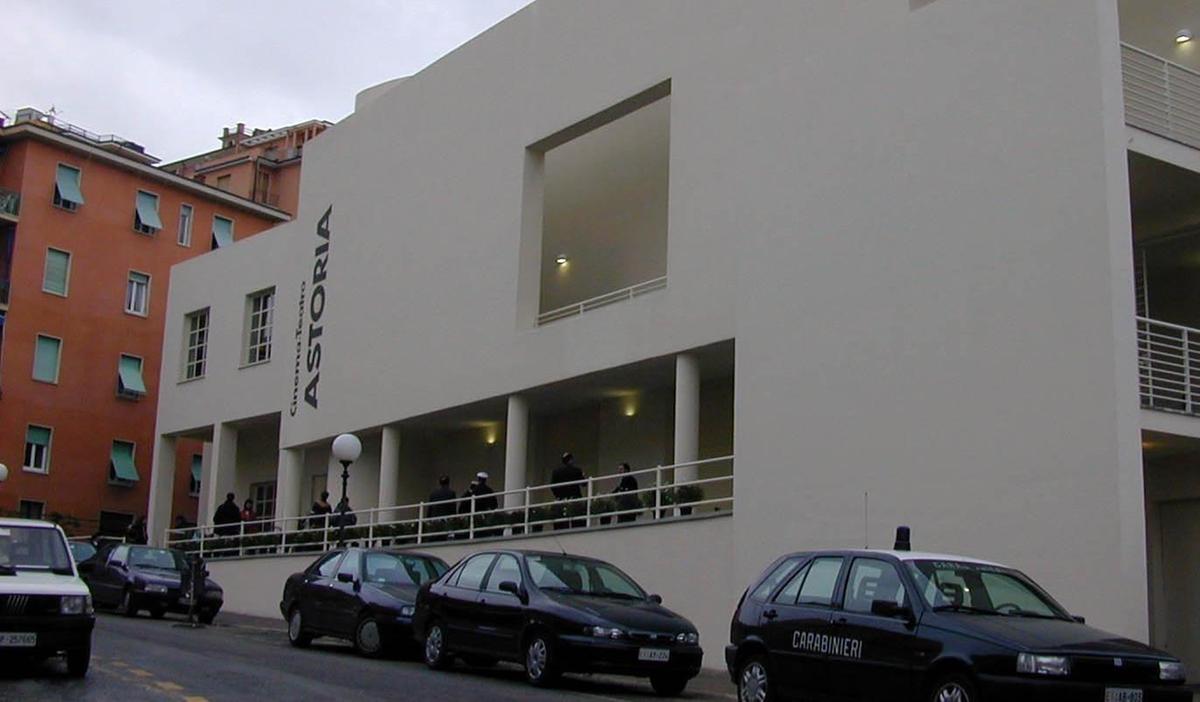 Il cinema teatro Astoria si rifà il look. Palco e platea finiscono sotto i ferri Il cinema teatro Astoria si rifà il look. Palco e platea finiscono sotto i ferri