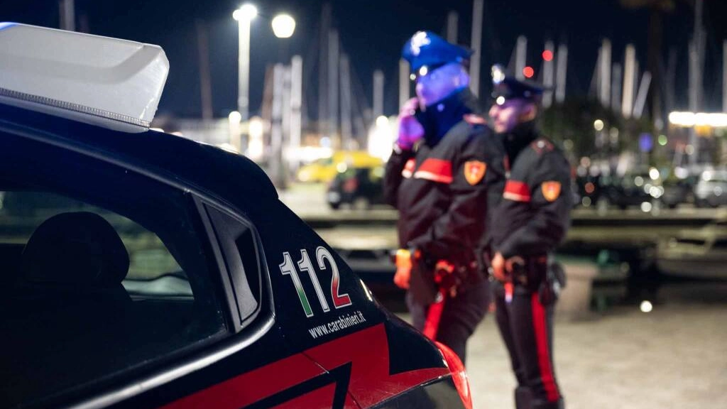 L’uomo non si era fermato all’alt di una pattuglia dei carabinieri a Forte dei Marmi ed è scappato sul lungomare (foto di repertorio) L’uomo non si era fermato all’alt di una pattuglia dei carabinieri a Forte dei Marmi ed è scappato sul lungomare (foto di repertorio)