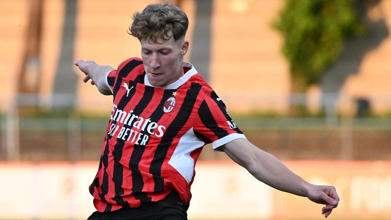 Simone Ianesi con la maglia del Milan Futuro: 15 gol negli ultimi due anni