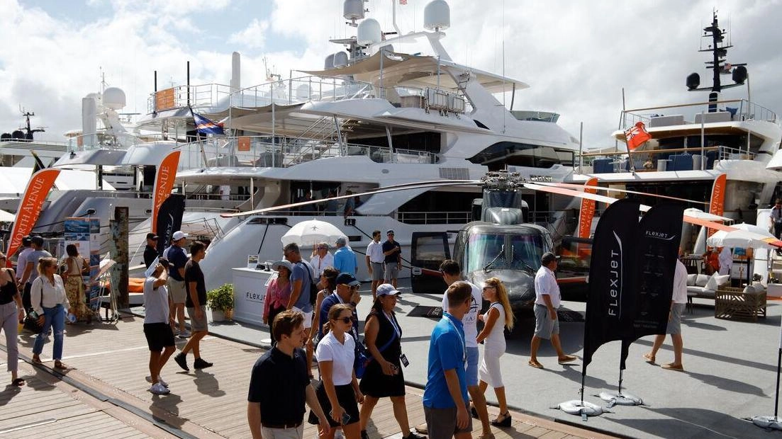 Oltre 100mila visitatori al Fort Lauderdale International Boat Show, in Florida Oltre 100mila visitatori al Fort Lauderdale International Boat Show, in Florida