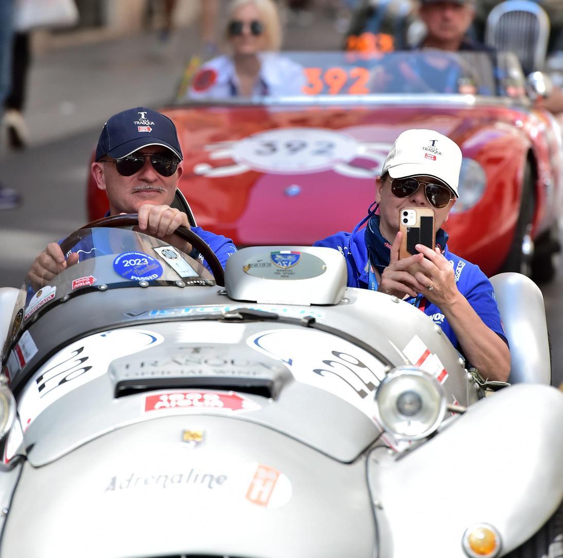 https://www.lanazione.it/image-service/view/acePublic/alias/contentid/ZDAyMDg5ZTEtOWVmZS00/0/oggi-arriva-la-mille-miglia-tra-chef-e-vip.jpeg