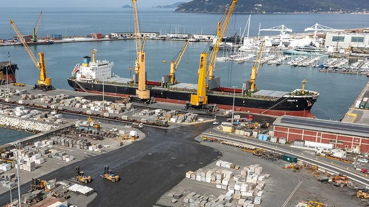 La Camera approva l’ordine del giorno dell’onorevole Barabotti (Lega). Il progetto di prolungamento del molo potrebbe non avvenire mai. Colacicco: "È un bel passo avanti, in linea con la proposta di Lunardi". La Camera approva l’ordine del giorno dell’onorevole Barabotti (Lega). Il progetto di prolungamento del molo potrebbe non avvenire mai. Colacicco: "È un bel passo avanti, in linea con la proposta di Lunardi".
