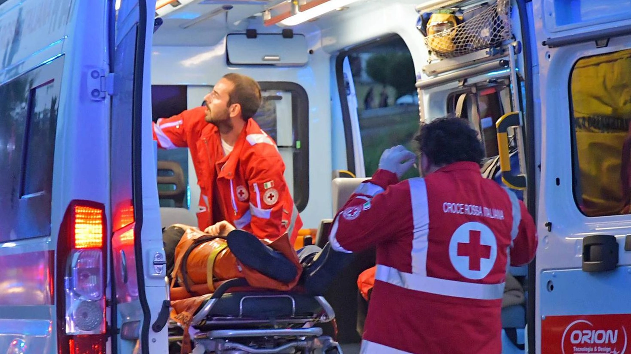 Il 53enne ha chiamato il numero di emergenza lamentando un forte dolore al braccio