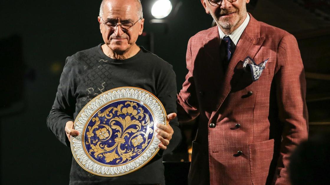 La città della musica. Le stelle di Umbria Jazz. Sorpresa a mezzanotte La città della musica. Le stelle di Umbria Jazz. Sorpresa a mezzanotte