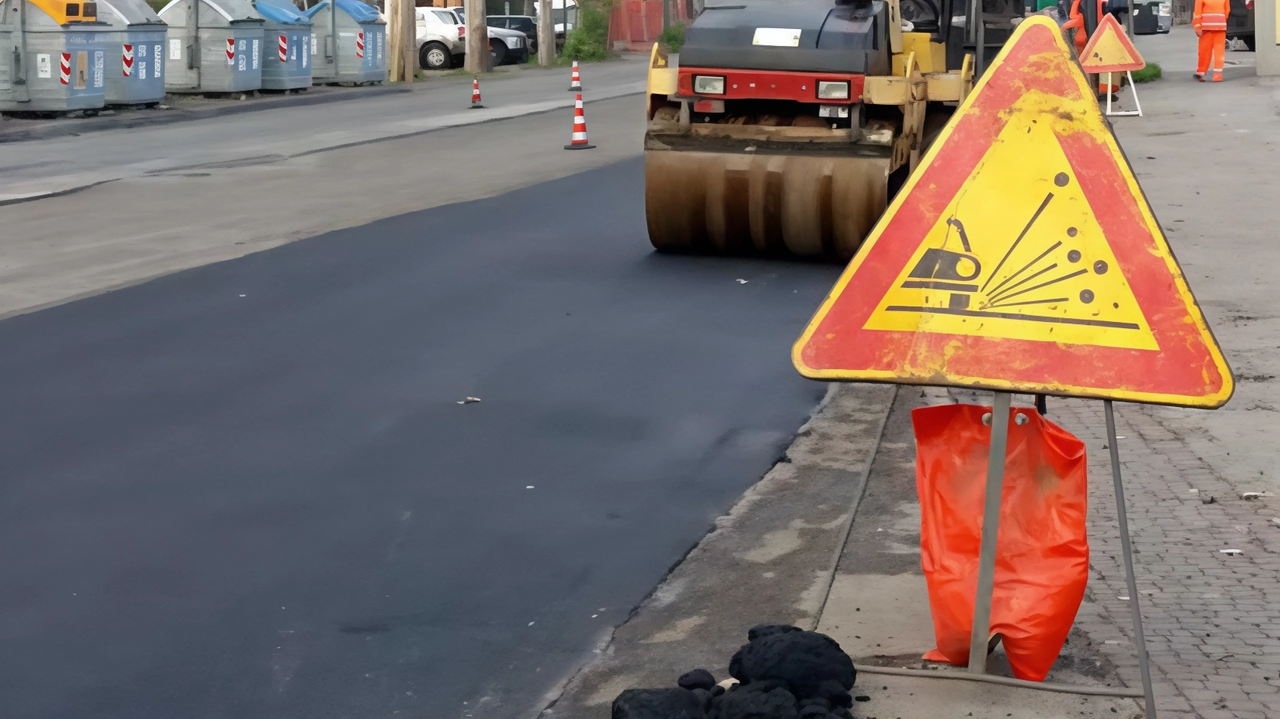 L’asfalto nella zona della rotonda di Ponte a Chiani è stato sistemato. Dopo le recenti segnalazioni sulle condizioni dell’arteria che... L’asfalto nella zona della rotonda di Ponte a Chiani è stato sistemato. Dopo le recenti segnalazioni sulle condizioni dell’arteria che...