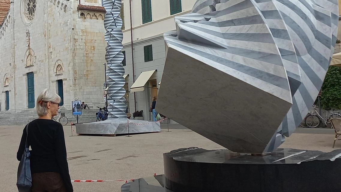 Piazza Duomo è da sempre la location prescelta per le mostre d’arte all’aperto Piazza Duomo è da sempre la location prescelta per le mostre d’arte all’aperto