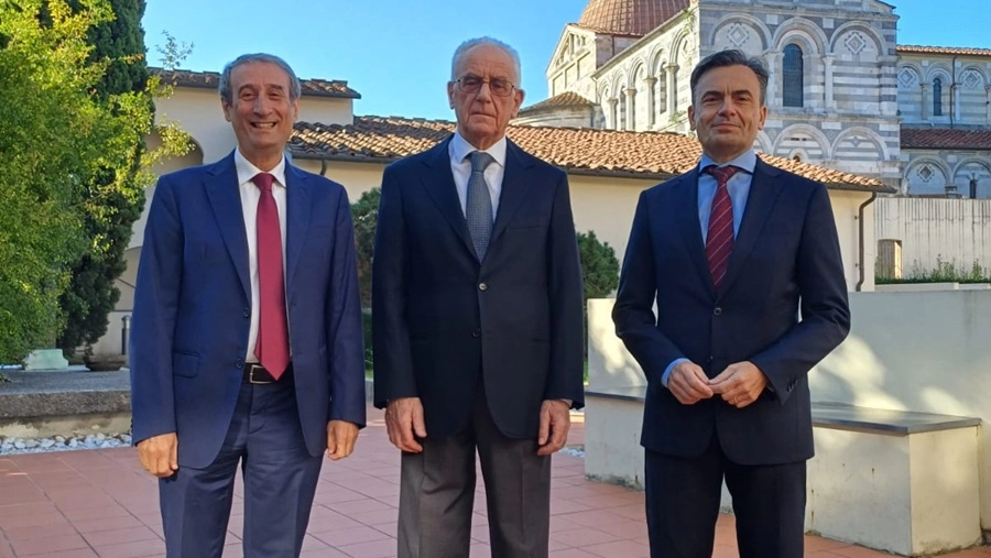Da sinistra Giuseppe Anastasi, il professor Luciano Lenzini e Giuseppe Iannaccone Da sinistra Giuseppe Anastasi, il professor Luciano Lenzini e Giuseppe Iannaccone