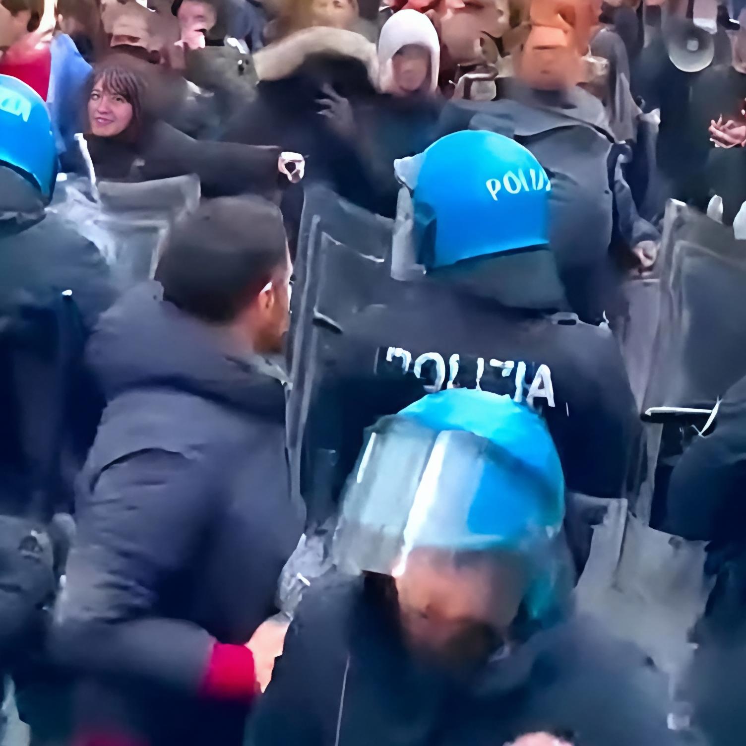 Caso manganelli, Ziello alla carica: "Serve legge a tutela degli agenti" Caso manganelli, Ziello alla carica: "Serve legge a tutela degli agenti"