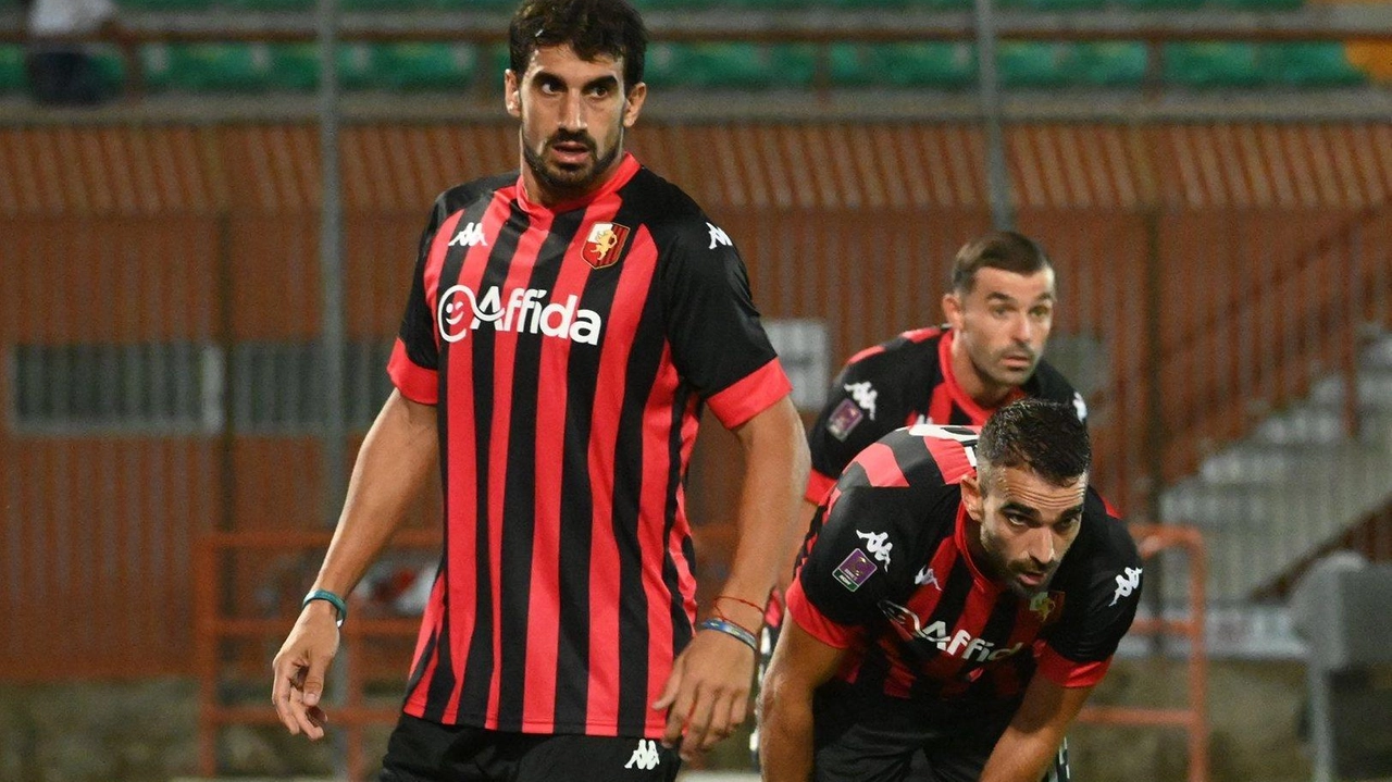 Una voce di mercato parla di un ritorno di fiamma della Casertana per Costantino (Alcide) Una voce di mercato parla di un ritorno di fiamma della Casertana per Costantino (Alcide)