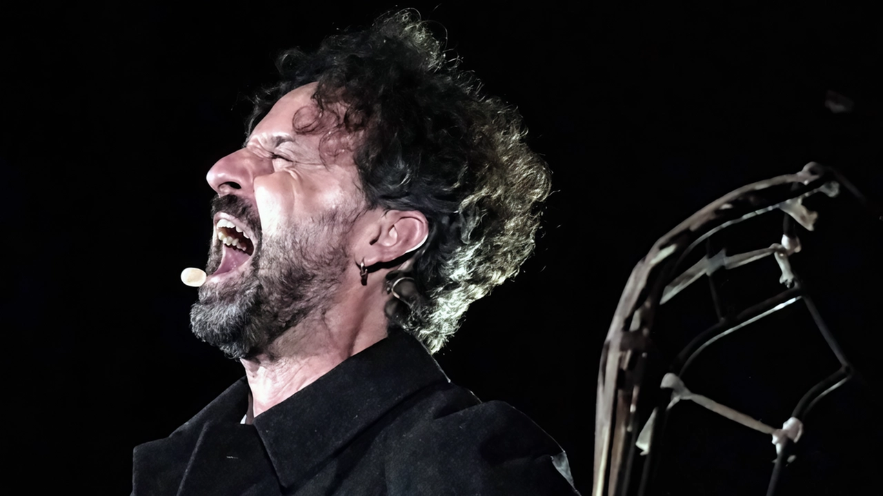 Al Teatro Comunale Regina Margherita di Marcialla, stasera (ore 21,30) va in scena ‘Ci chiamavan matti. Voci di muto amore’... Al Teatro Comunale Regina Margherita di Marcialla, stasera (ore 21,30) va in scena ‘Ci chiamavan matti. Voci di muto amore’...