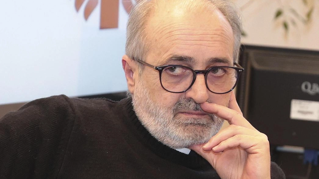 Fino a qualche giorno fa Sigerico aveva un servizio di vigilanza. Non è da escludere che venga riattivato in occasione dell’Assunta. Don Vittorio Giglio: "Numeri calati a mensa, a Siena diminuiti gli arrivi". Fino a qualche giorno fa Sigerico aveva un servizio di vigilanza. Non è da escludere che venga riattivato in occasione dell’Assunta. Don Vittorio Giglio: "Numeri calati a mensa, a Siena diminuiti gli arrivi".