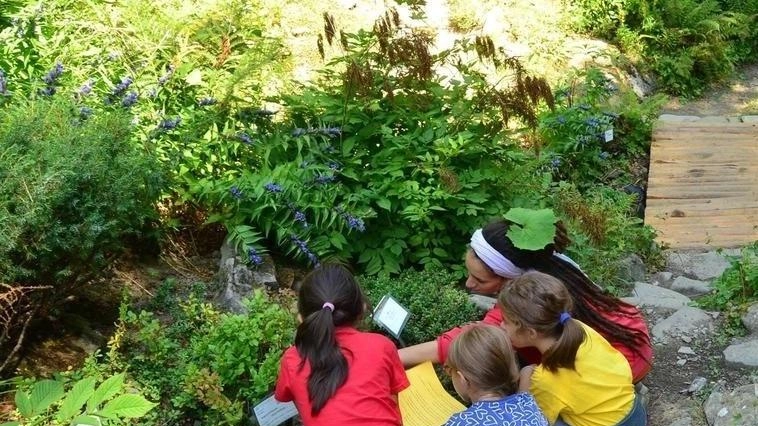 Fine settimana in montagna. Incontro con l’autore Mitresi. Domani i giochi per i piccoli. Fine settimana in montagna. Incontro con l’autore Mitresi. Domani i giochi per i piccoli.