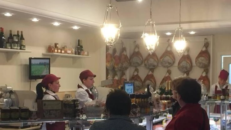 Renato Carpena con la moglie Claudia ha avviato un impero della carne dove si propongono anche piatti della tradizione