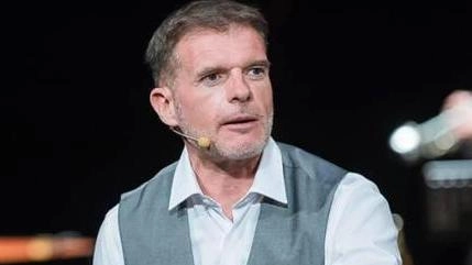 Stefano Massini, fiorentino classe 1975, è atteso venerdì 5 settembre alle 21 al Parterre di San Giuliano Terme