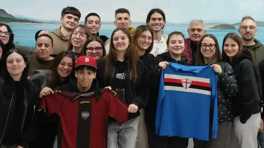 Con un brindisi nella sala della Proloco di San Savino, è iniziata l’avventura della “San Savino Women calcio... Con un brindisi nella sala della Proloco di San Savino, è iniziata l’avventura della “San Savino Women calcio...