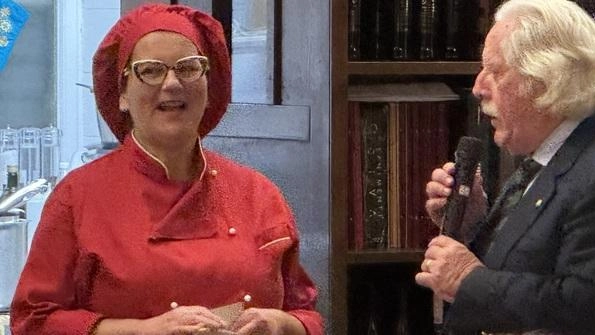 Il ristorante “Sora Bruna“ delizia con i suoi piatti i memebri dell’Accademia della cucina italiana . Il ristorante “Sora Bruna“ delizia con i suoi piatti i memebri dell’Accademia della cucina italiana .