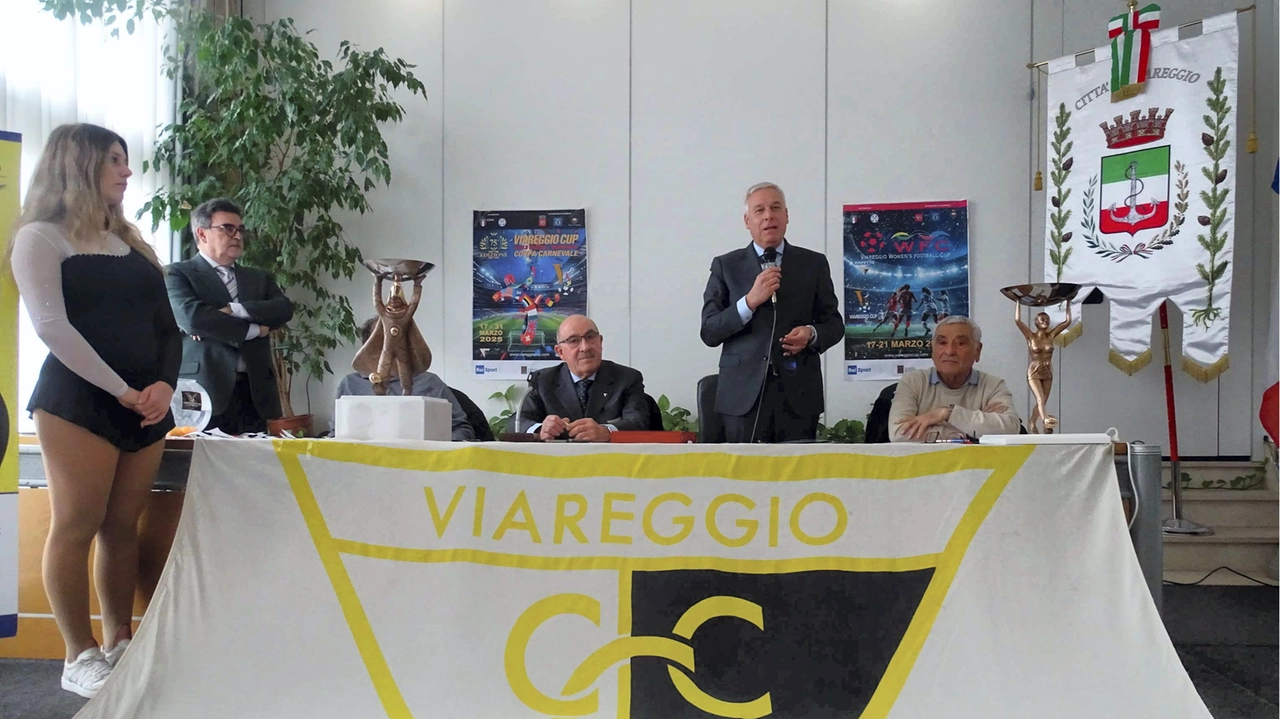 Viareggio Cup, la cerimonia del sorteggio con l'intervento del sindaco Del Ghingaro (Umicini)