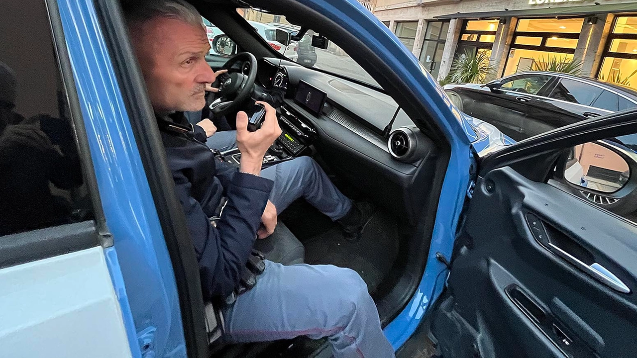 L’equipaggio di una ’volante’ della polizia L’equipaggio di una ’volante’ della polizia