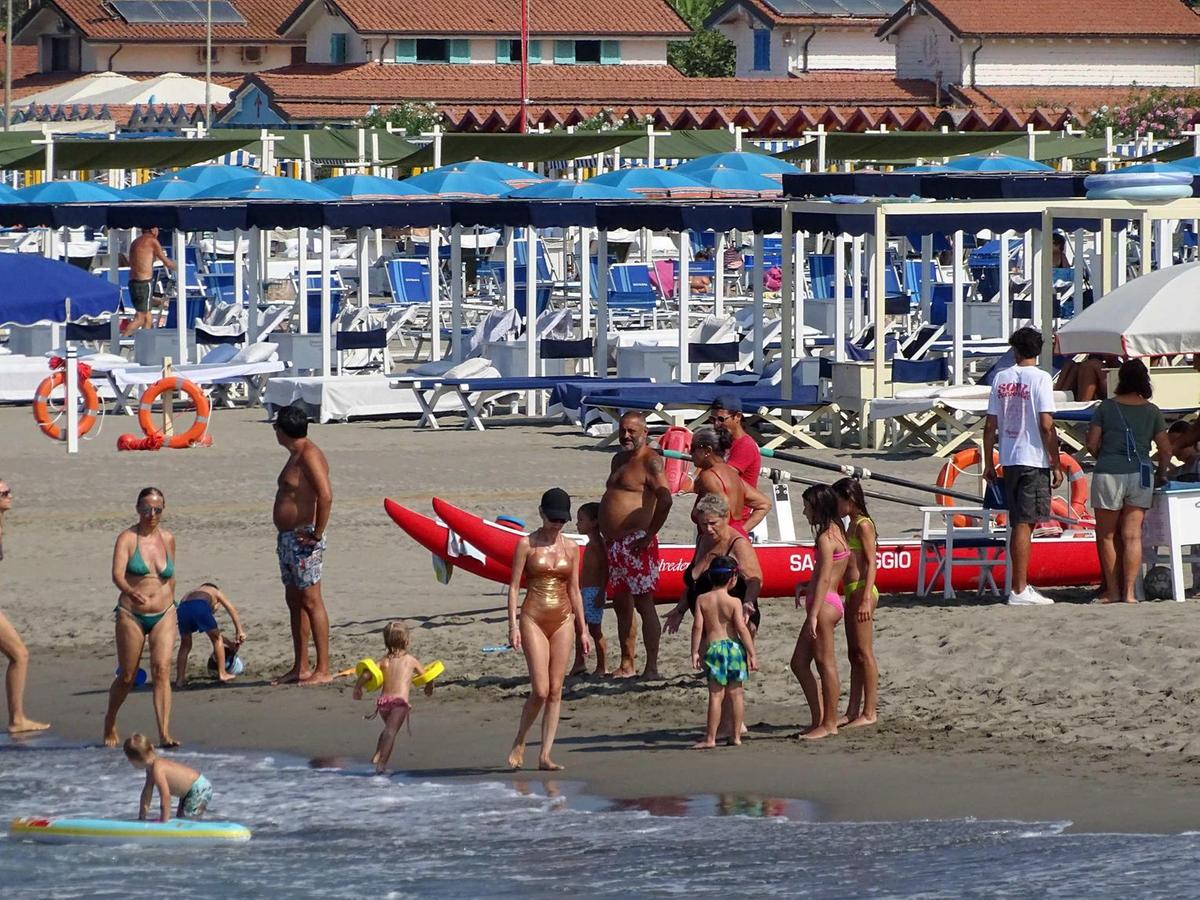 dibattito sul caro spiagge i balneari non ci stanno salito il costo della vita