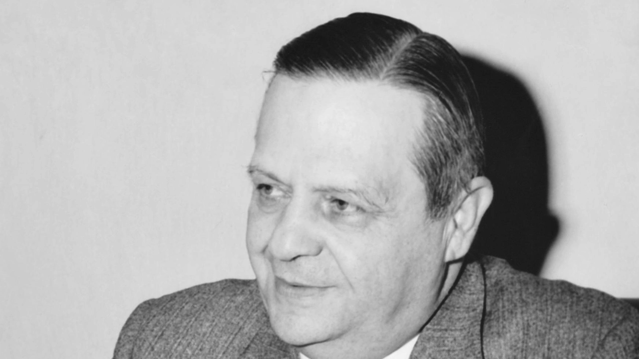 Cade quest’anno il cinquantesimo anniversario della scomparsa del famoso medico "È stato l’organizzatore di molti congressi internazionali, un vero luminare nel suo campo". Cade quest’anno il cinquantesimo anniversario della scomparsa del famoso medico "È stato l’organizzatore di molti congressi internazionali, un vero luminare nel suo campo".