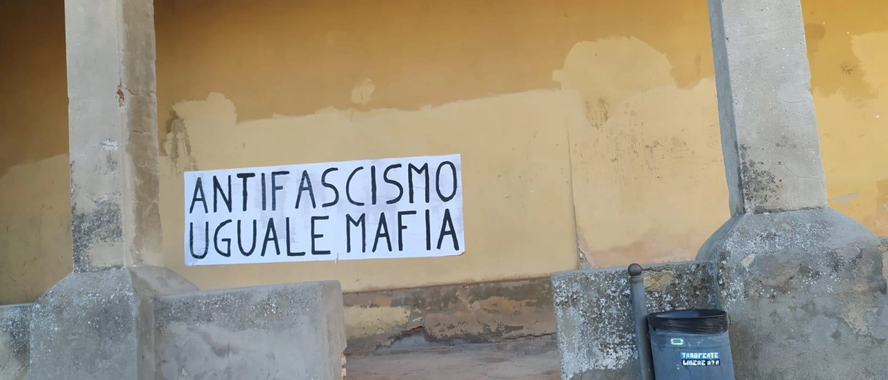 'Antifascismo uguale mafia', scritte oltraggiose a Montopoli nel giorno della Liberazione